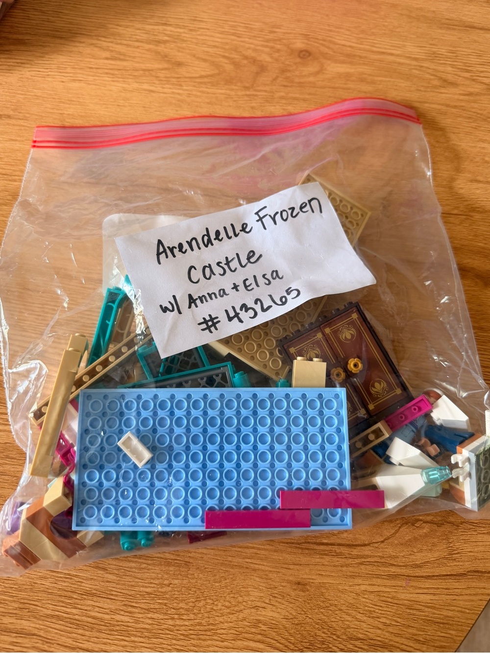 LEGO Disney Frozen Arendelle Castle w/ Anna & Elsa mini figures #43265